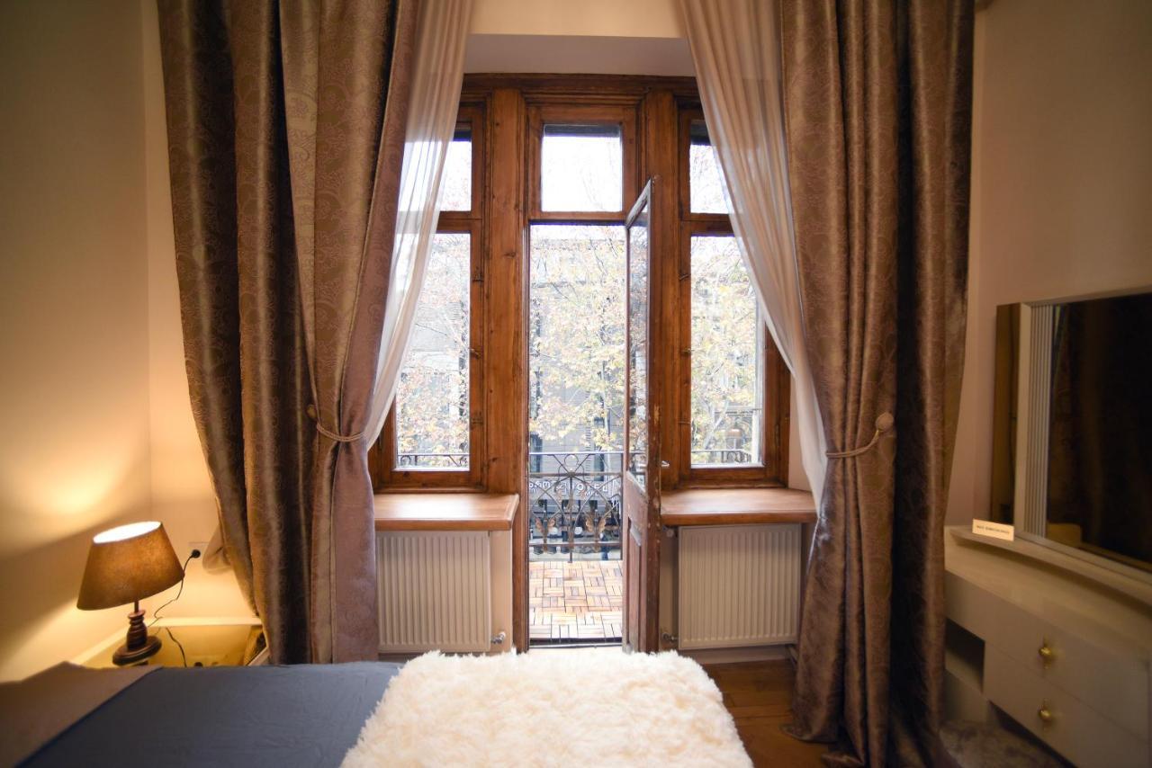 City Lux Hotel Tiflis Exterior foto
