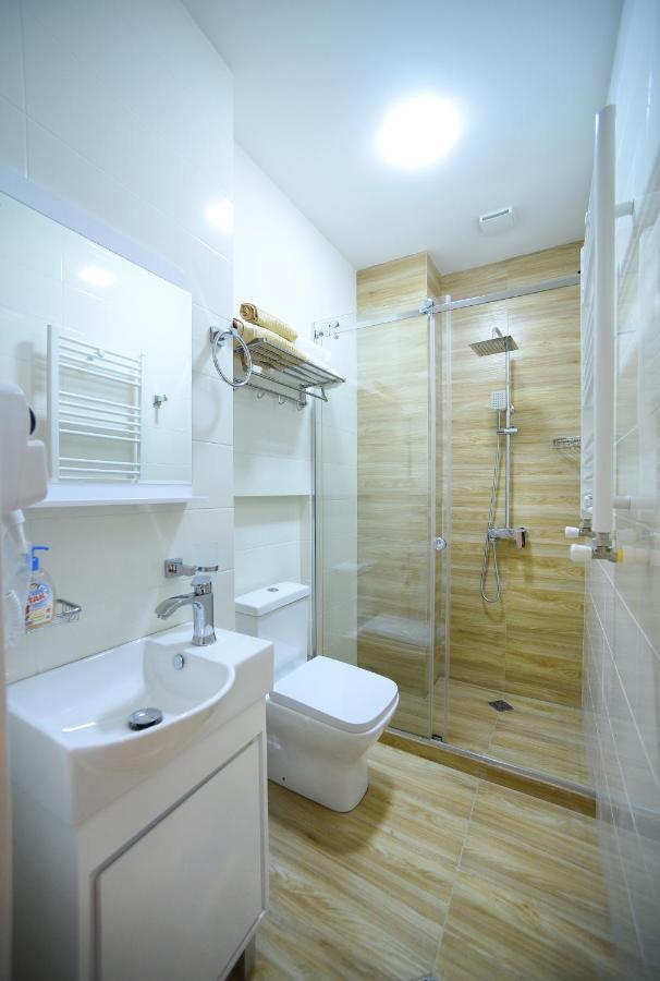 City Lux Hotel Tiflis Exterior foto