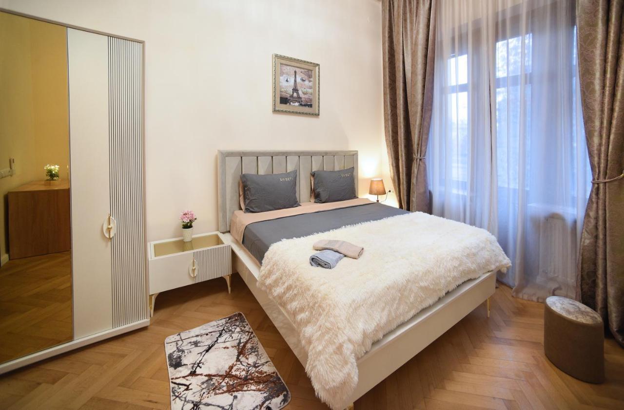 City Lux Hotel Tiflis Exterior foto