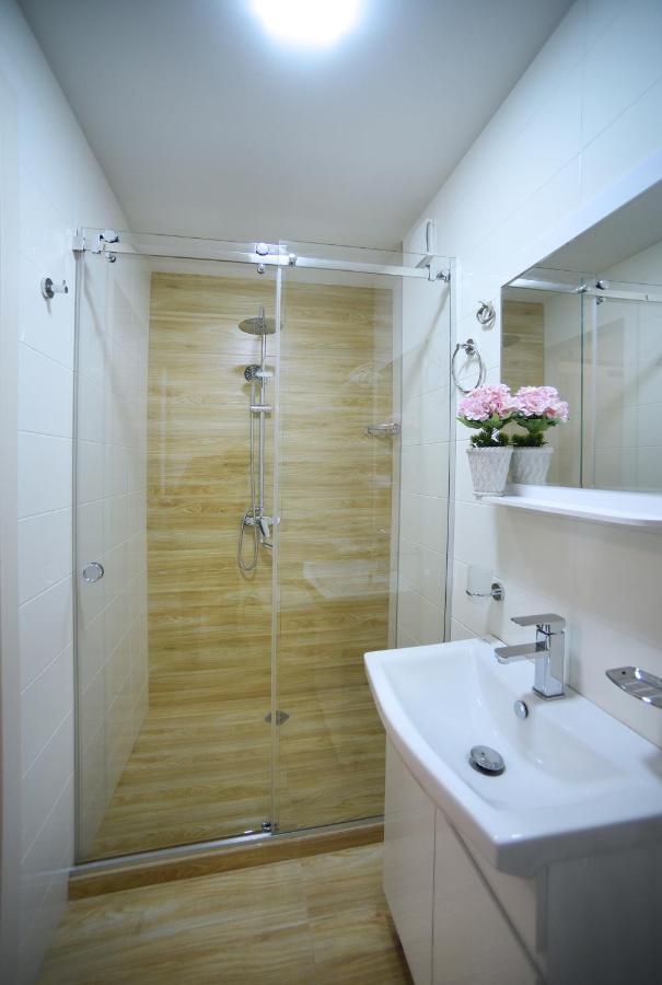 City Lux Hotel Tiflis Exterior foto