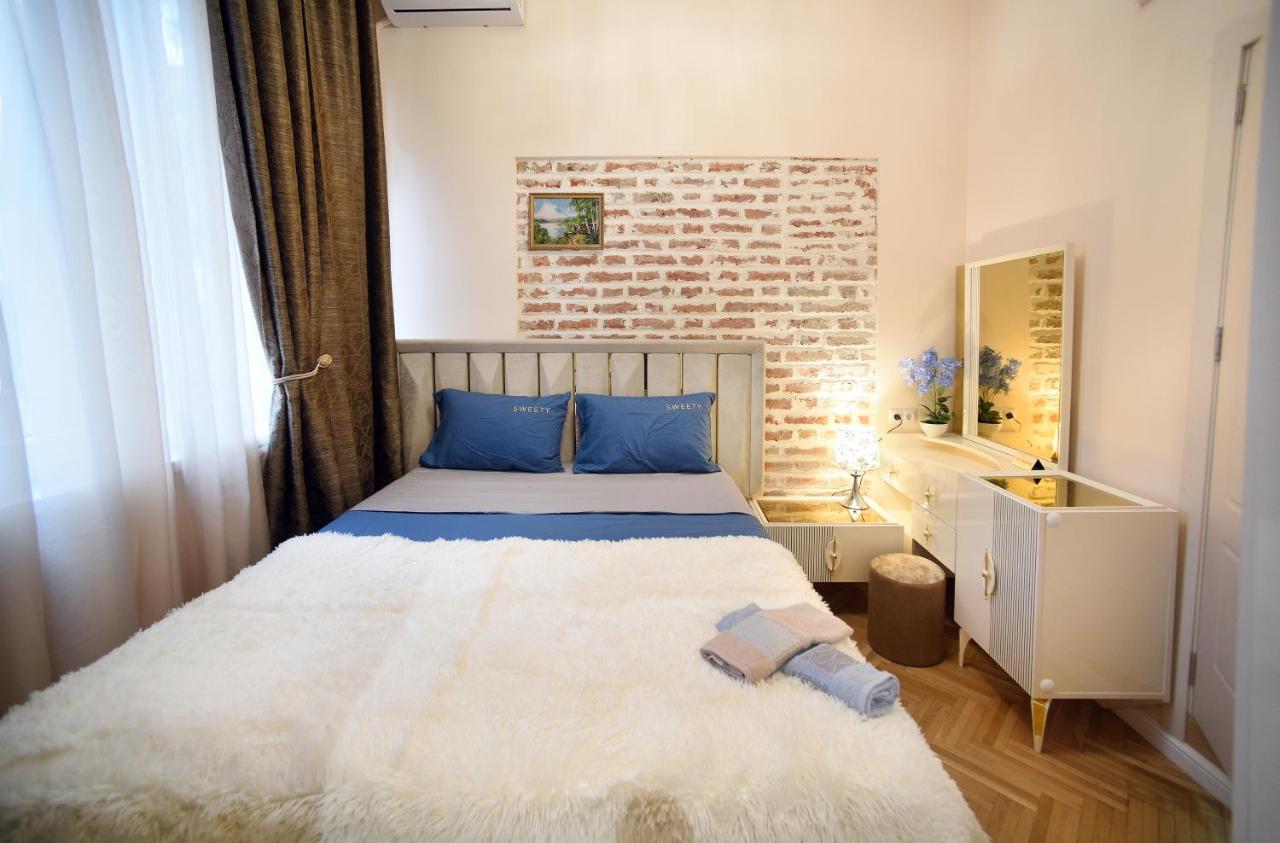 City Lux Hotel Tiflis Exterior foto
