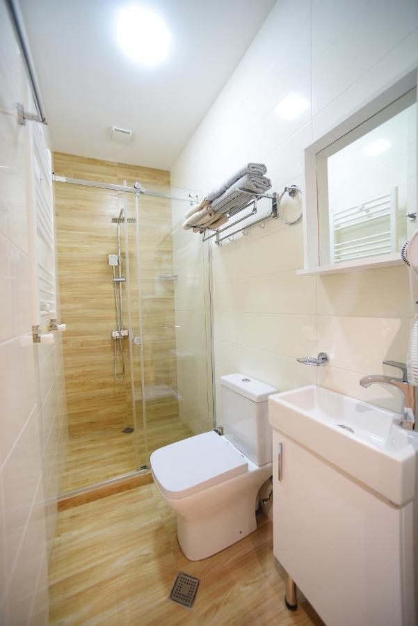 City Lux Hotel Tiflis Exterior foto